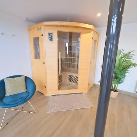 Apartment - Jacuzzi - Sauna - Air Conditioning Reims