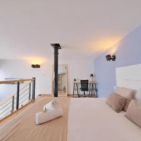 Apartment - Jacuzzi - Sauna - Air Conditioning Reims