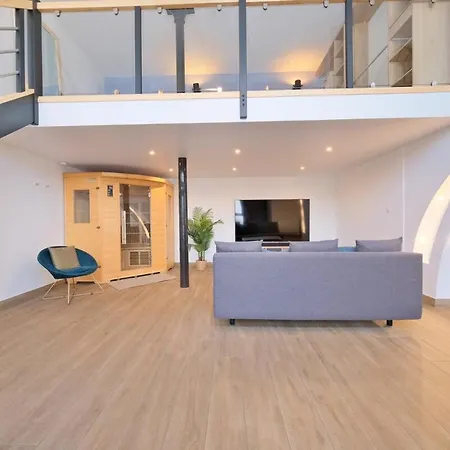 - Jacuzzi - Sauna - Air Conditioning Apartment