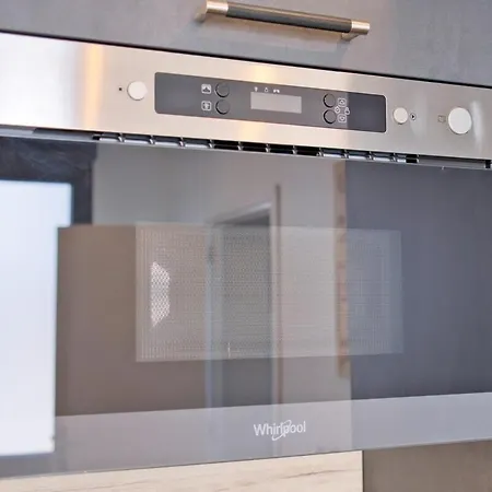 Apartment - Jacuzzi - Sauna - Air Conditioning Reims