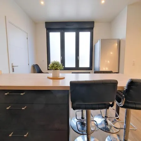 - Jacuzzi - Sauna - Air Conditioning Apartment *